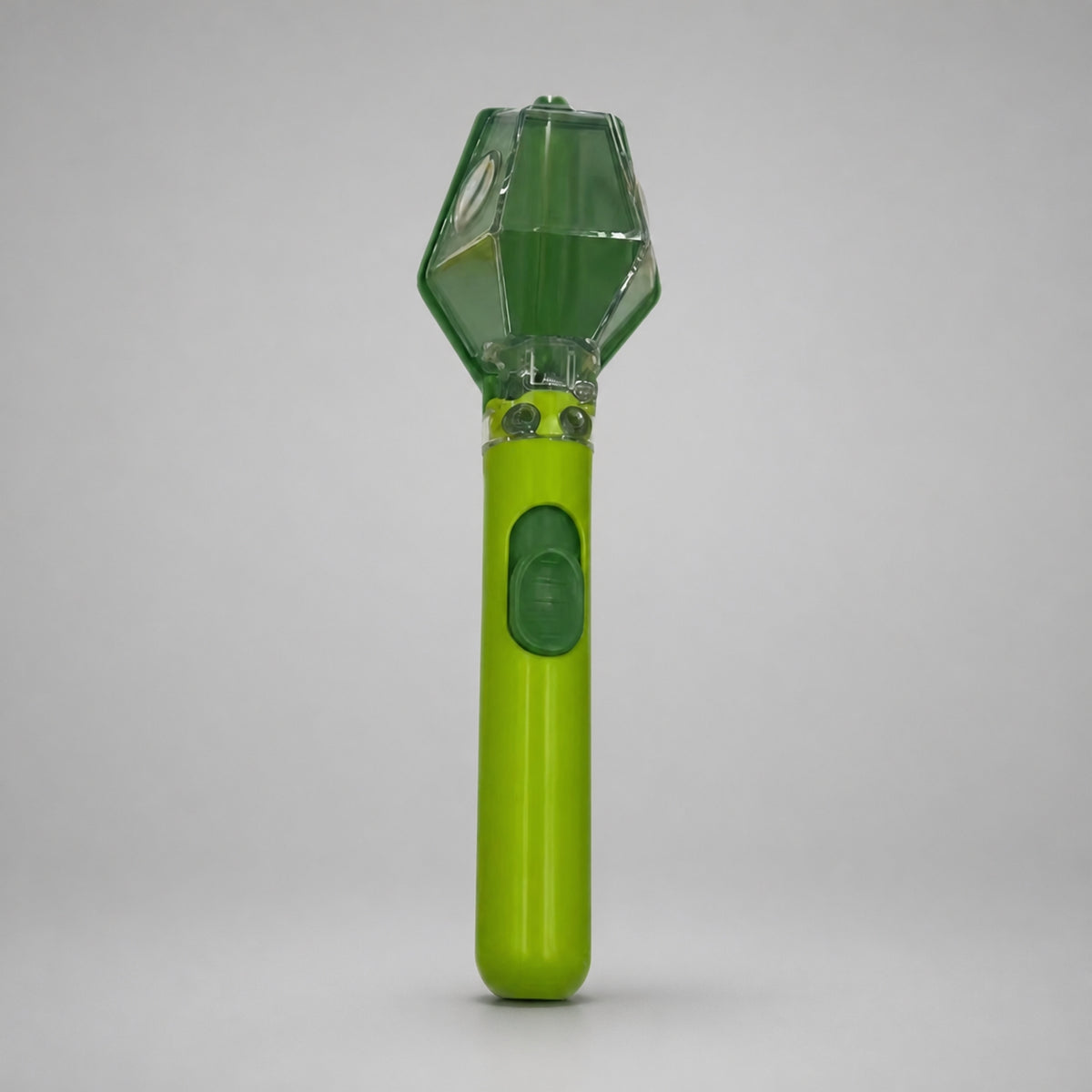 Green bug catcher for kids with 6x magnifier chamber, front view